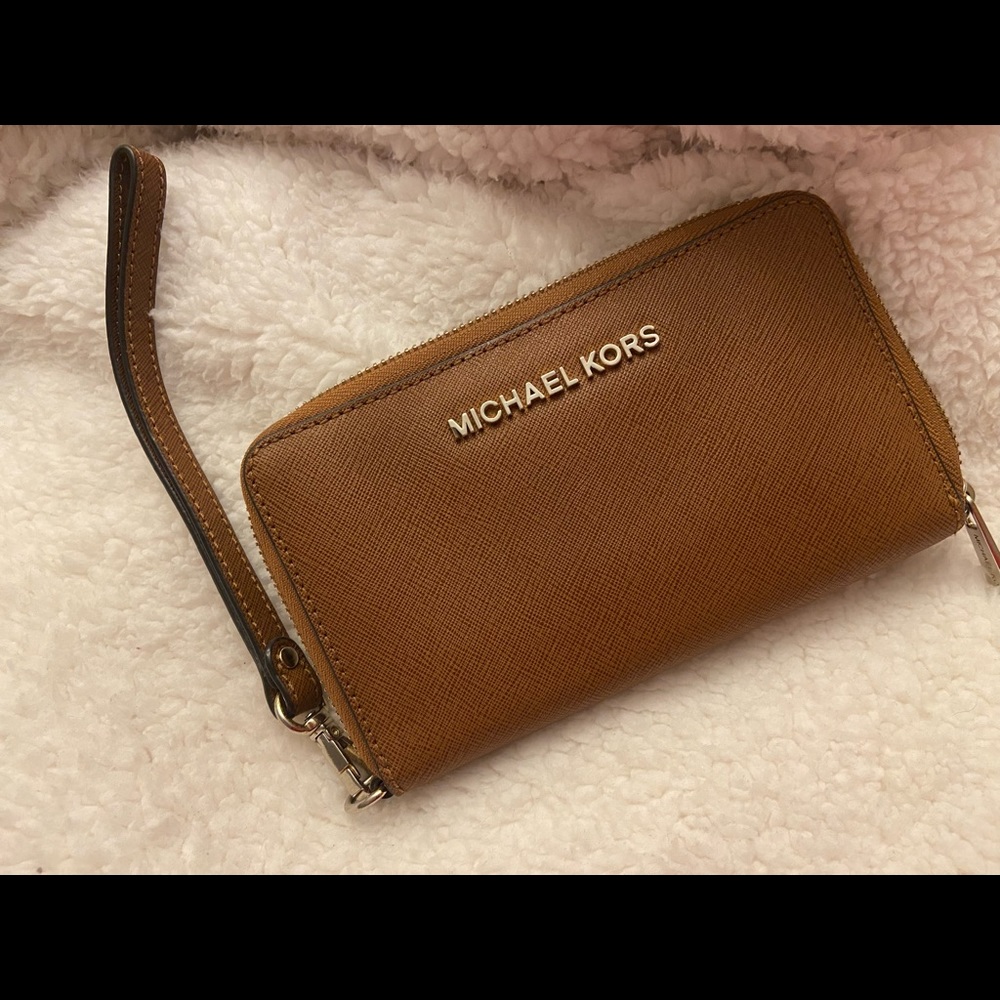 Leather Continental Wristlet Wallet